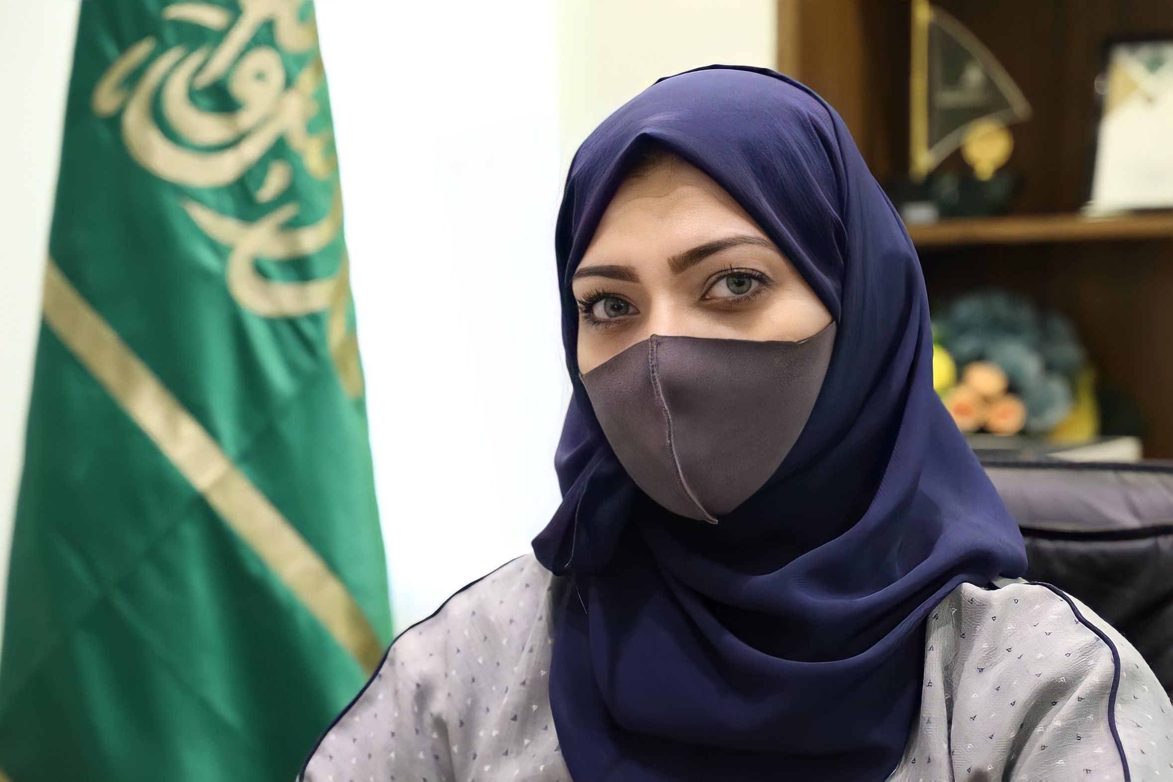 ندى منشي ندى منشي