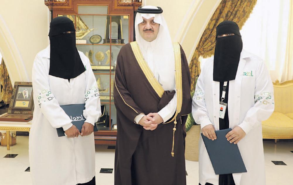 أمير الشرقية يوقع على الوجبة «6 ملايين» بـ «إطعام»