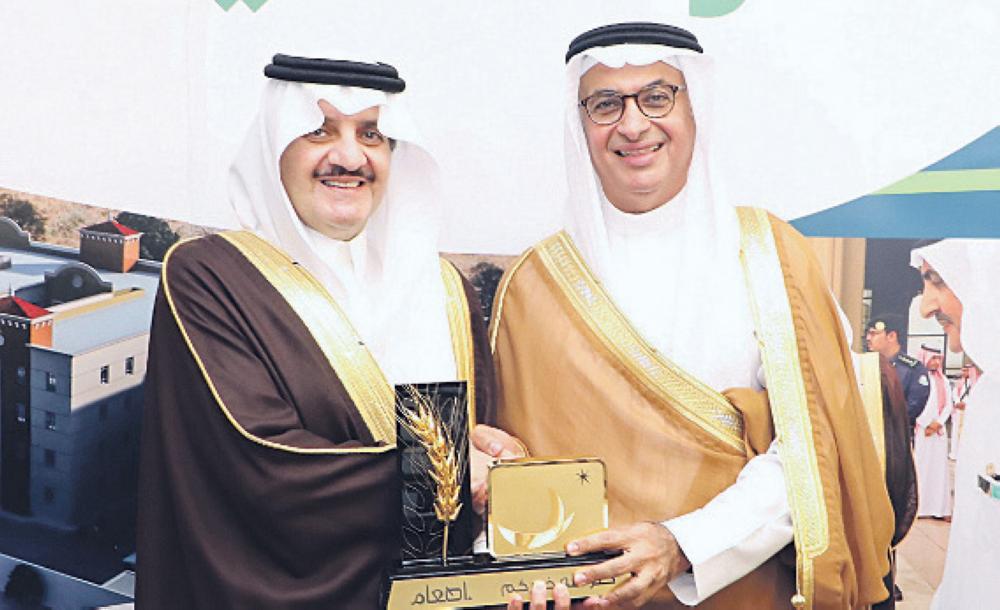 أمير الشرقية يوقع على الوجبة «6 ملايين» بـ «إطعام»