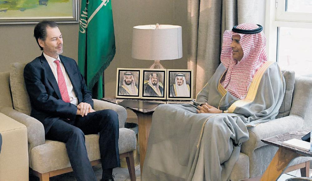 وزير النقل يستقبل السفير الإسباني