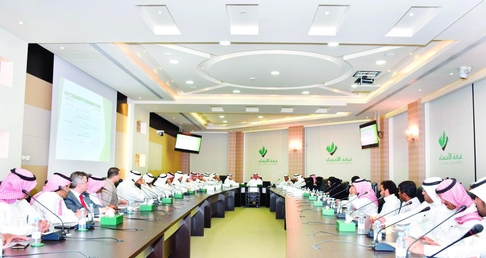 عرض تحديات صناعة السياحة بالأحساء لمعالجتها