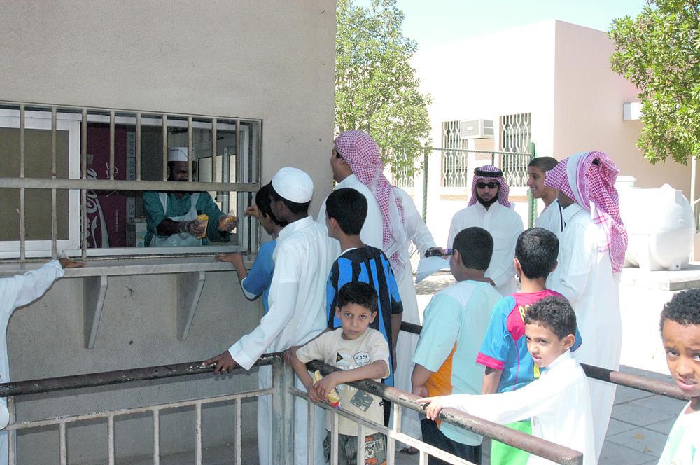 المقاصف المدرسية..وجبات لا تلبي الطموح