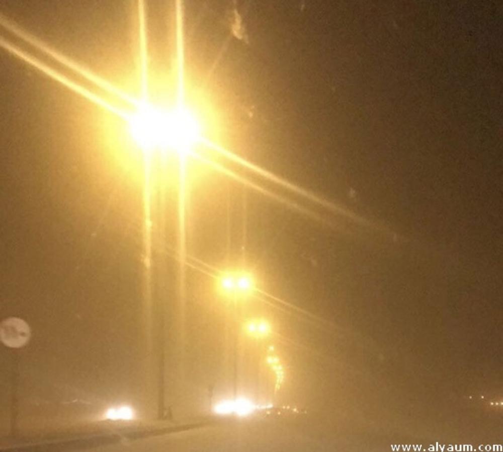 «أتربة الرياض» تحجب الرؤية حتى مساء الغد