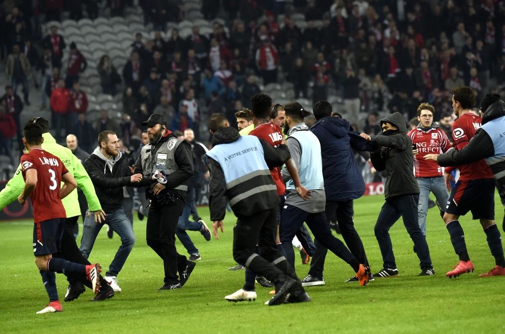 عنف الملاعب الأوروبية يهدد الحضور الجماهيري في المونديال