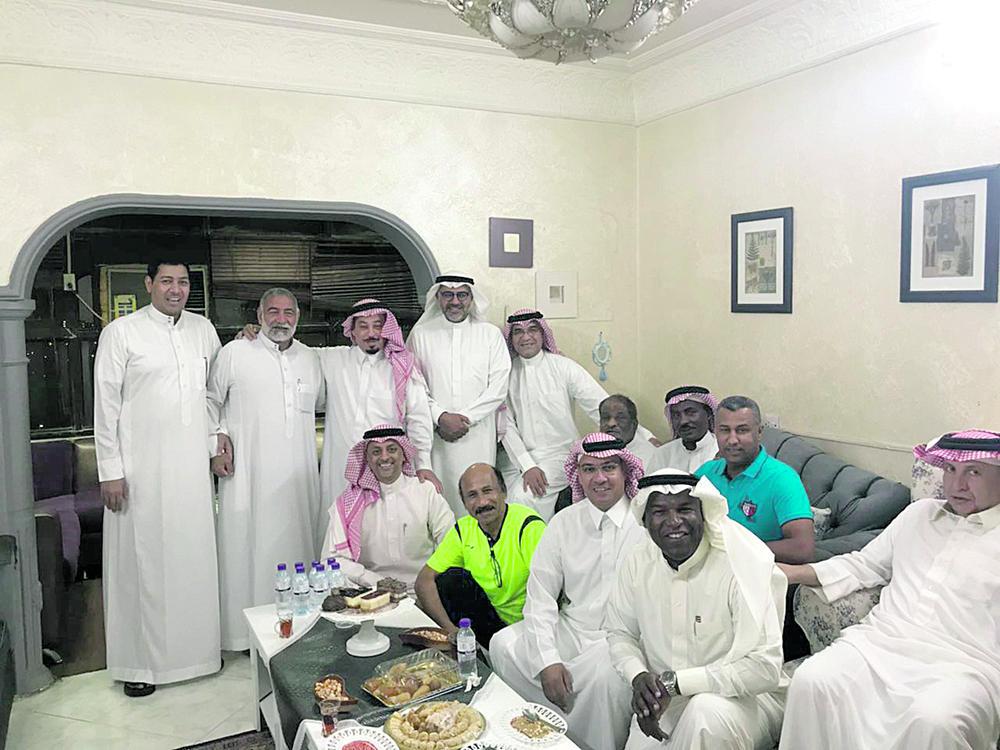 النهضاويون يطمئنون على المهيزعي والدوسري