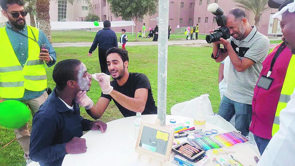 «فريق بالخدمة» يزور مركز التأهيل الشامل