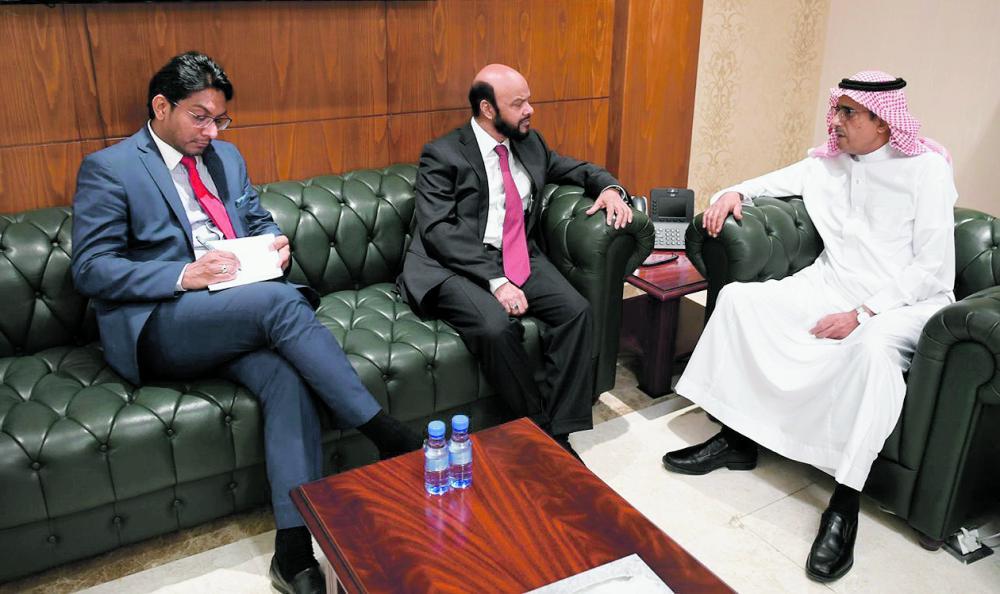من العاصمة