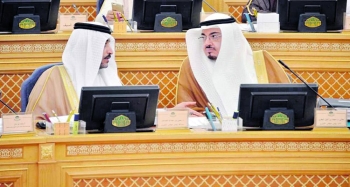 الشورى يتراجع عن تأخير أذان العشاء ساعتين