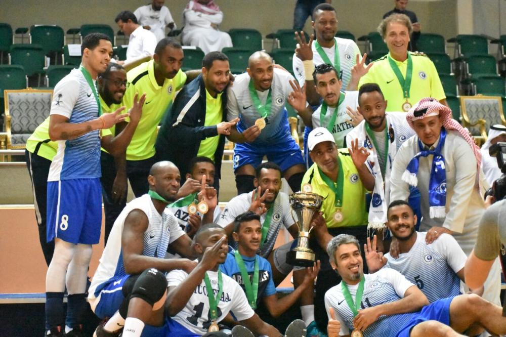 البابطين يتوج طائرة الهلال بلقب الكأس