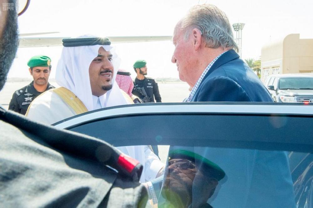 ملك إسبانيا السابق يغادر الرياض