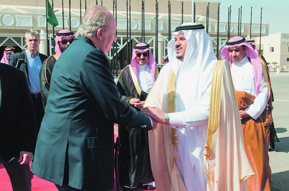الملك خوان كارلوس يختتم زيارته للمملكة