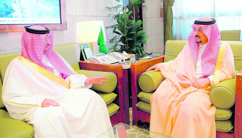أمير الرياض يستقبل سفير مملكة البحرين