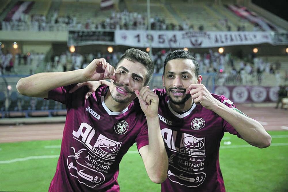 جوستافو: هذا هو السر في «الشنب»