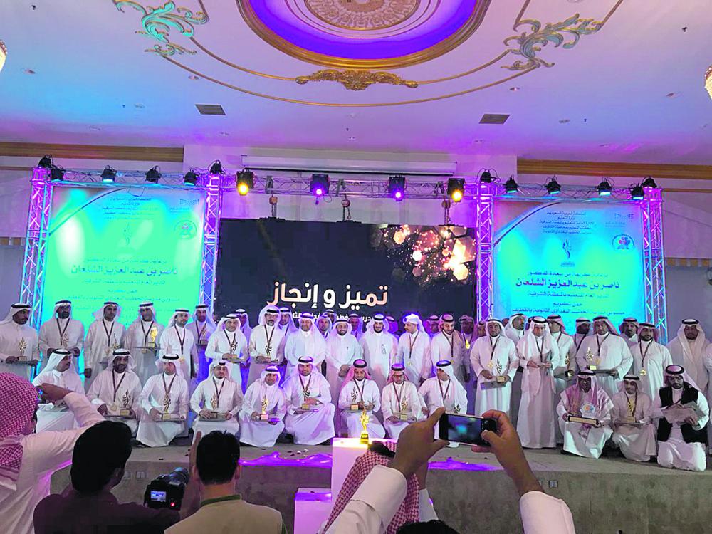 حفل تكريمي لمدرسة الخطيب البغدادي بتاروت