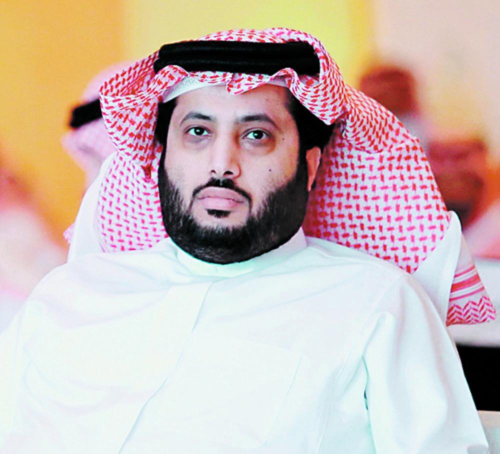 آل الشيخ ينعش لاعبي وعاملي الاتحاد..