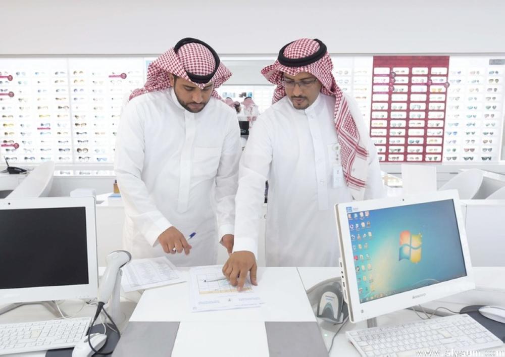 ضبط 19 ألف عدسة طبية ومحاليل مخالفة