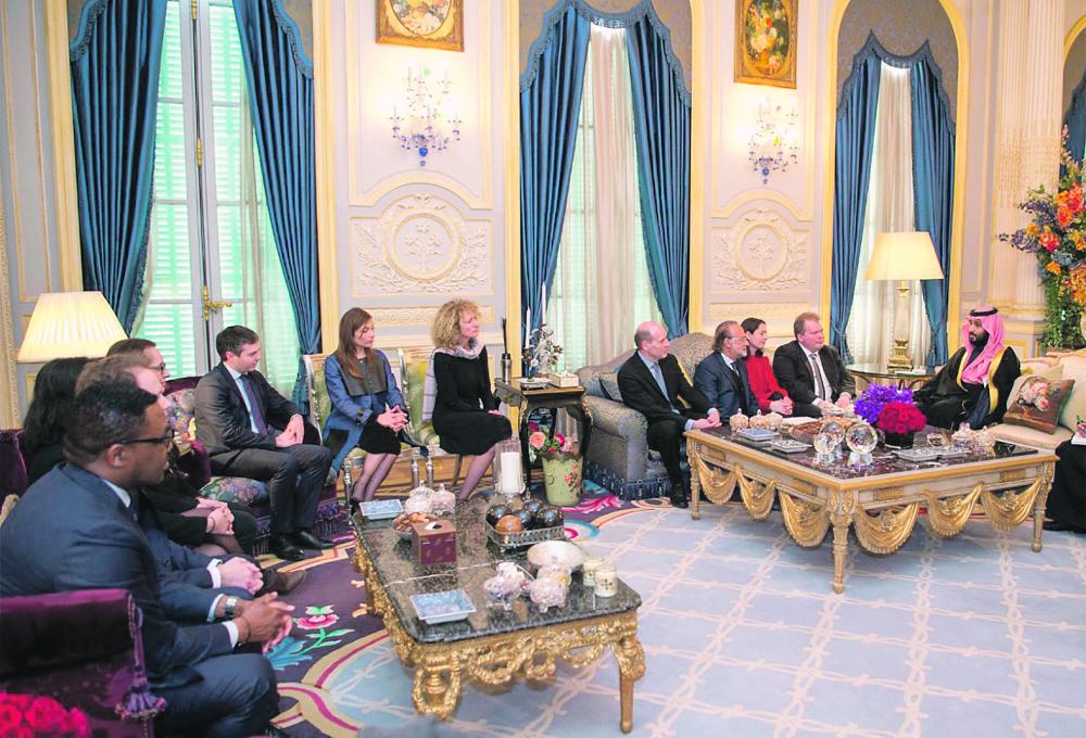 .. ويلتقي نوابًا بالجمعية الوطنية الفرنسية