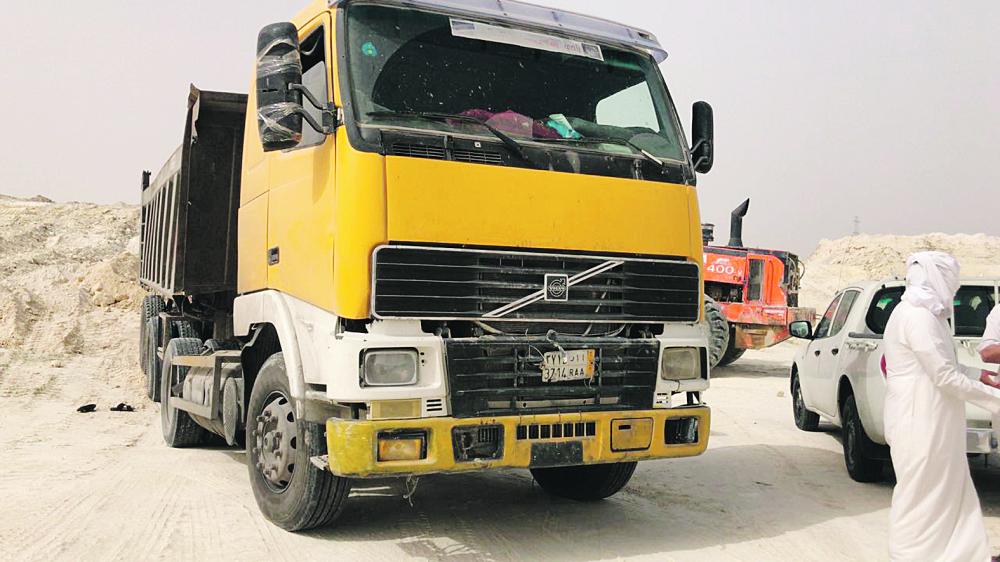 القطيف: ضبط ٣٦ شاحنة تسرق الرمال