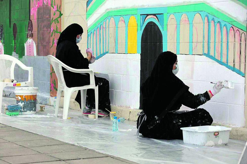 «هل العوجا».. جدارية في الخبر تحكي المنجزات
