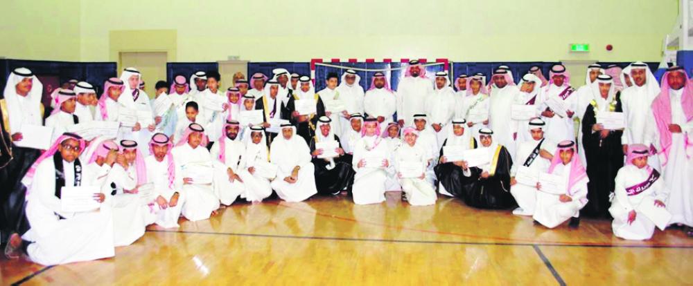 تخريج 118 طالبًا من «ابن نصير» بالهفوف