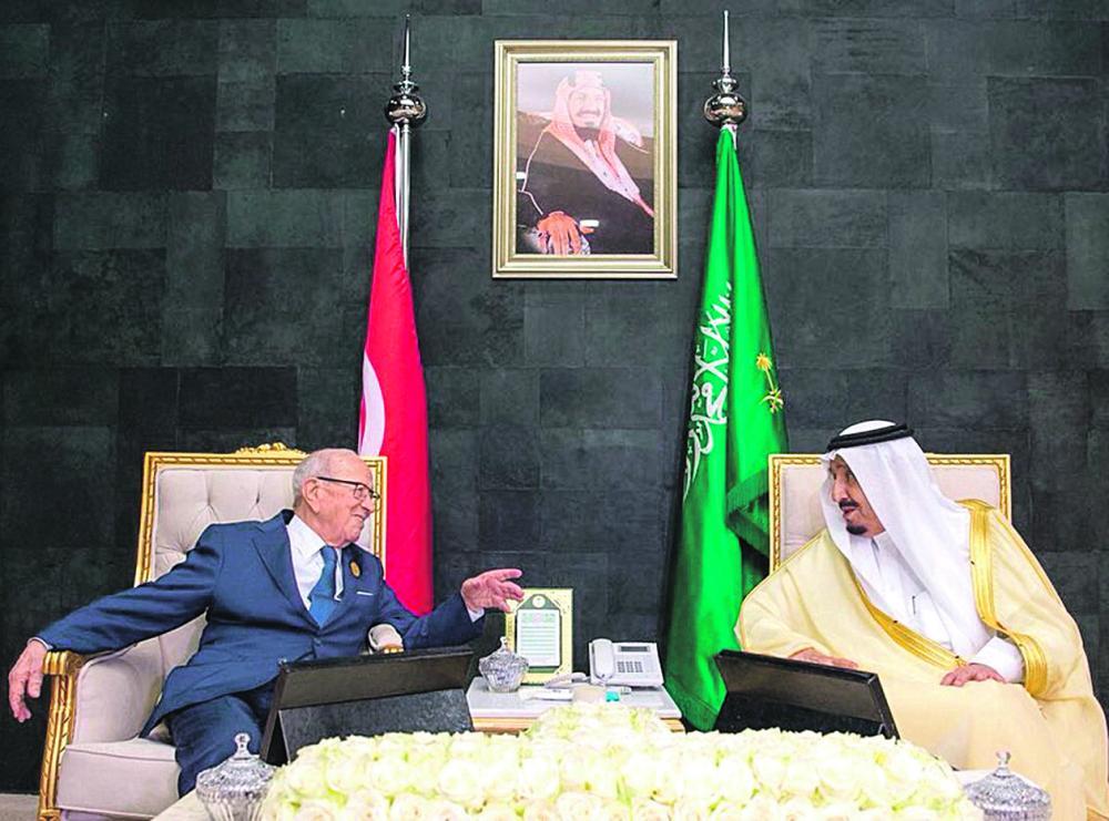 .. ويستعرض العلاقات مع الرئيس التونسي