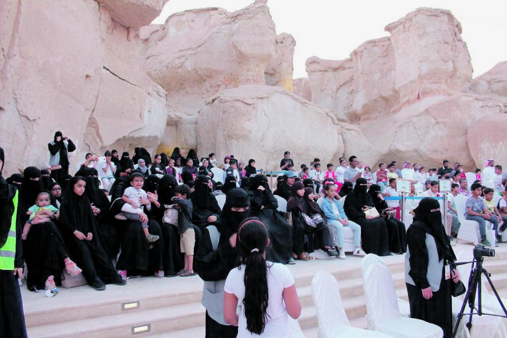 سفوح جبل القارة تودع زوار «أحساؤنا جميلة»