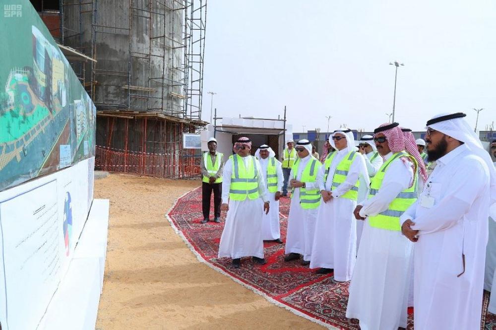 وزير البيئة يقف على مشروع «برج المياه» بسكاكا
