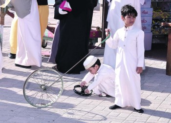 «الساحل الشرقي».. فنون راقية ومزج الأصالة بالحداثة