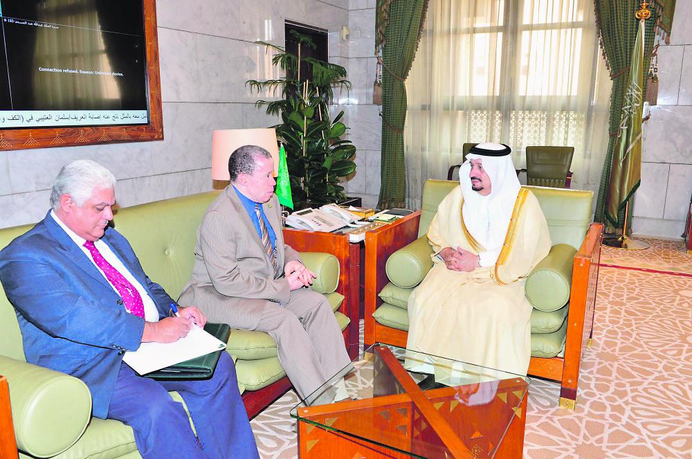 أمير الرياض يستقبل سفير جنوب أفريقيا