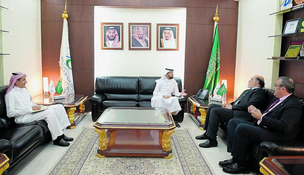 الجضعي يتلقي السفير البرتغالي لدى المملكة