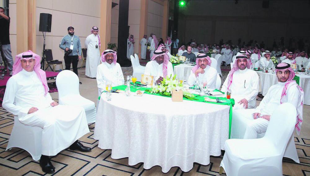 الهلال يسيطر على جوائز الموسم الرياضي
