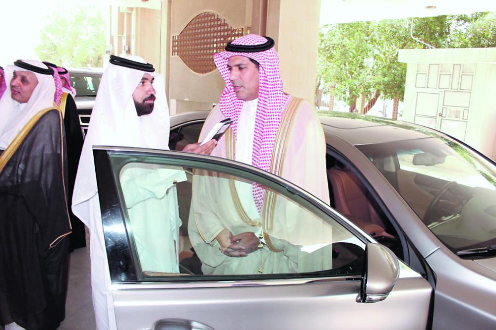 وزير النقل يتفقد أربعة مشاريع بالأحساء