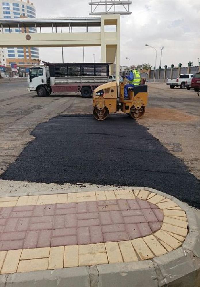 إصلاح 5742 متراً من الإسفلت بنجران