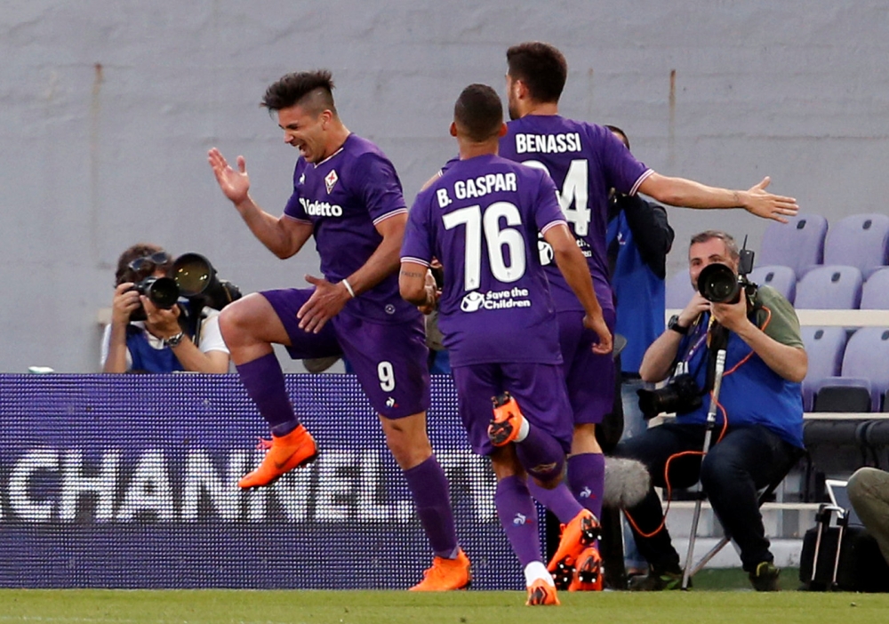 فيورنتينا يذل نابولي ويضع يوفنتوس على مشارف لقب الدوري