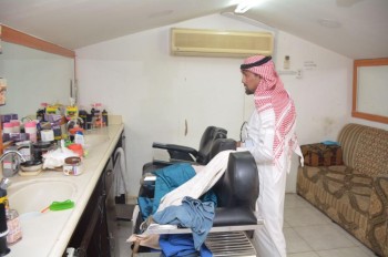 بالصور.. ضبط عمالة وافدة تستخدم مطعما مخالفا بالقطيف