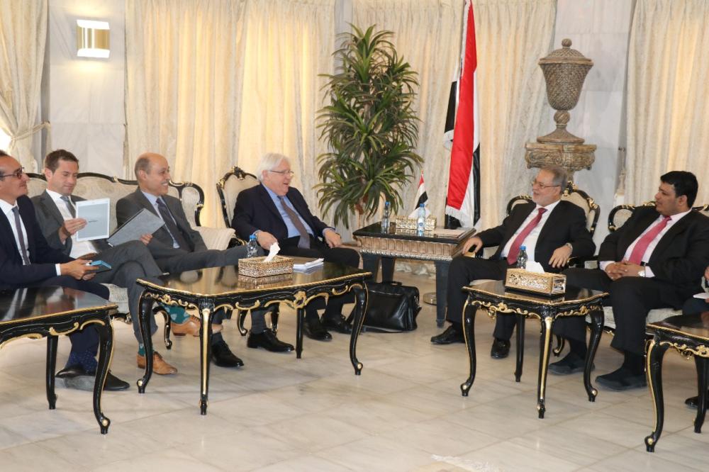 الجيش اليمني يطوق «صعدة» معقل الحوثي من 5 محاور