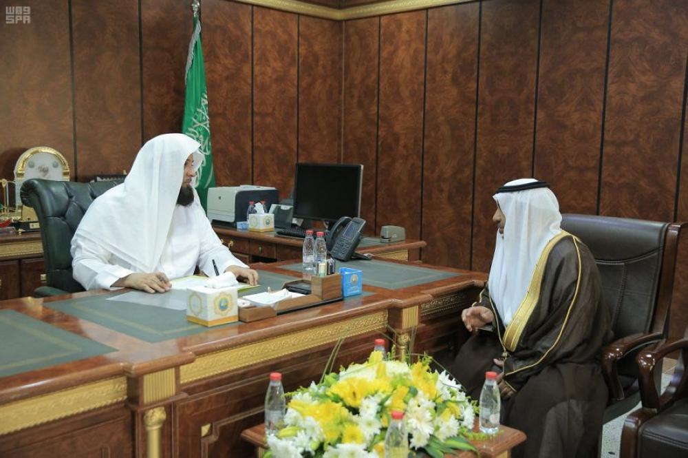 رئيس الأمر بالمعروف يتفقد فرع الهيئة بالقصيم