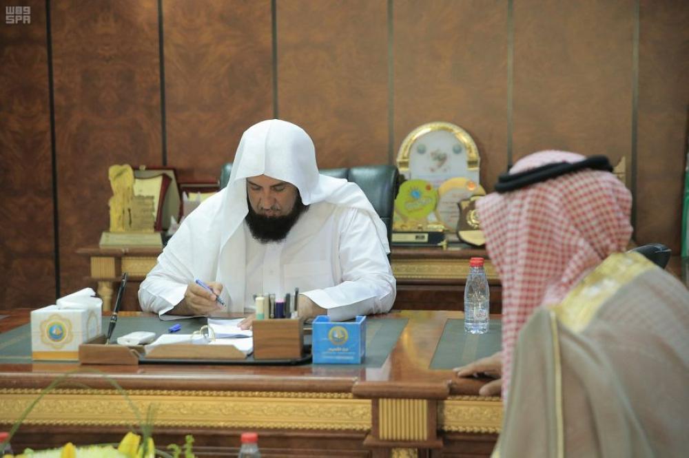 رئيس الأمر بالمعروف يتفقد فرع الهيئة بالقصيم