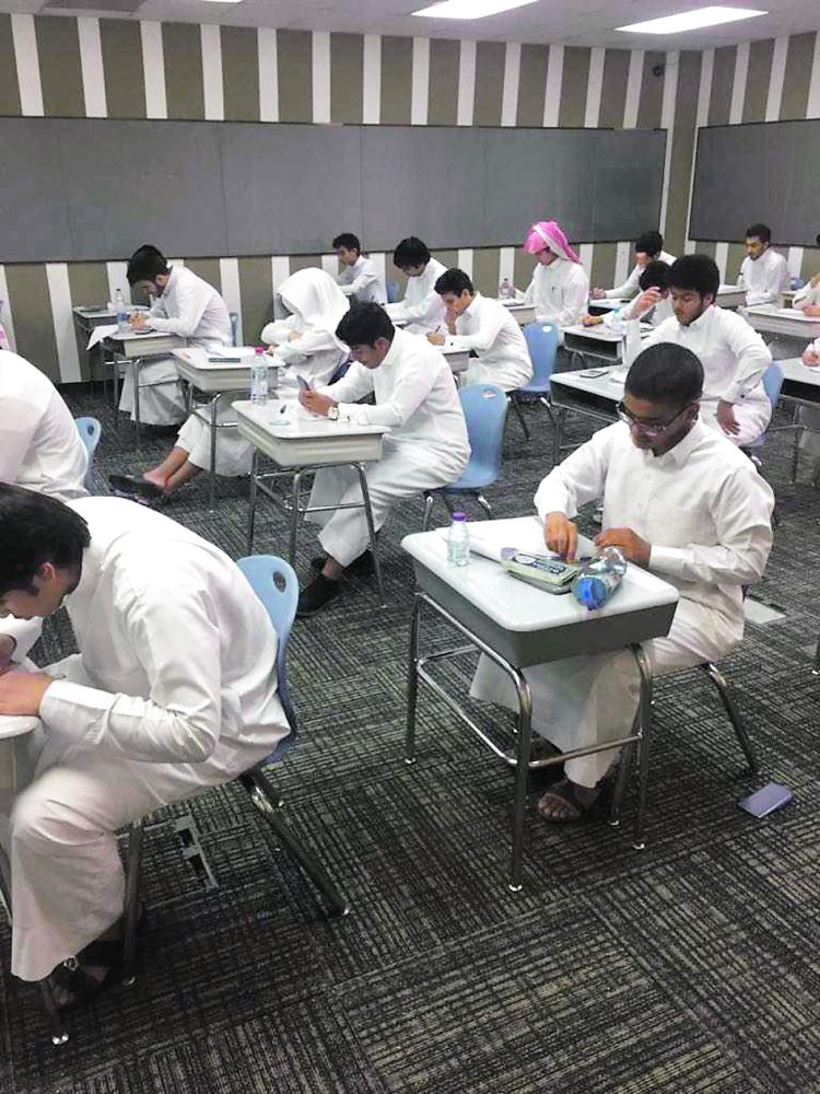 23 ألف طالب وطالبة ينهون اختبار اليوم الأول بالخبر