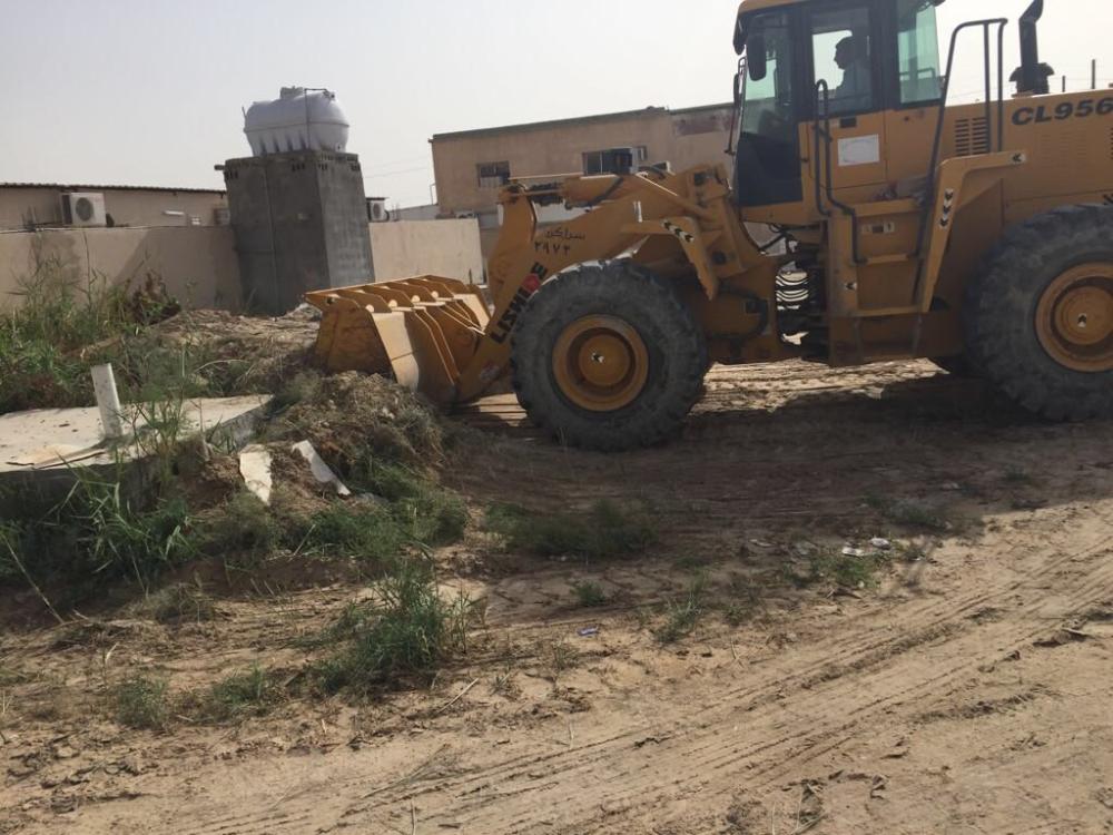 حملة لإزالة الحشائش من الأراضي الفضاء في بقيق