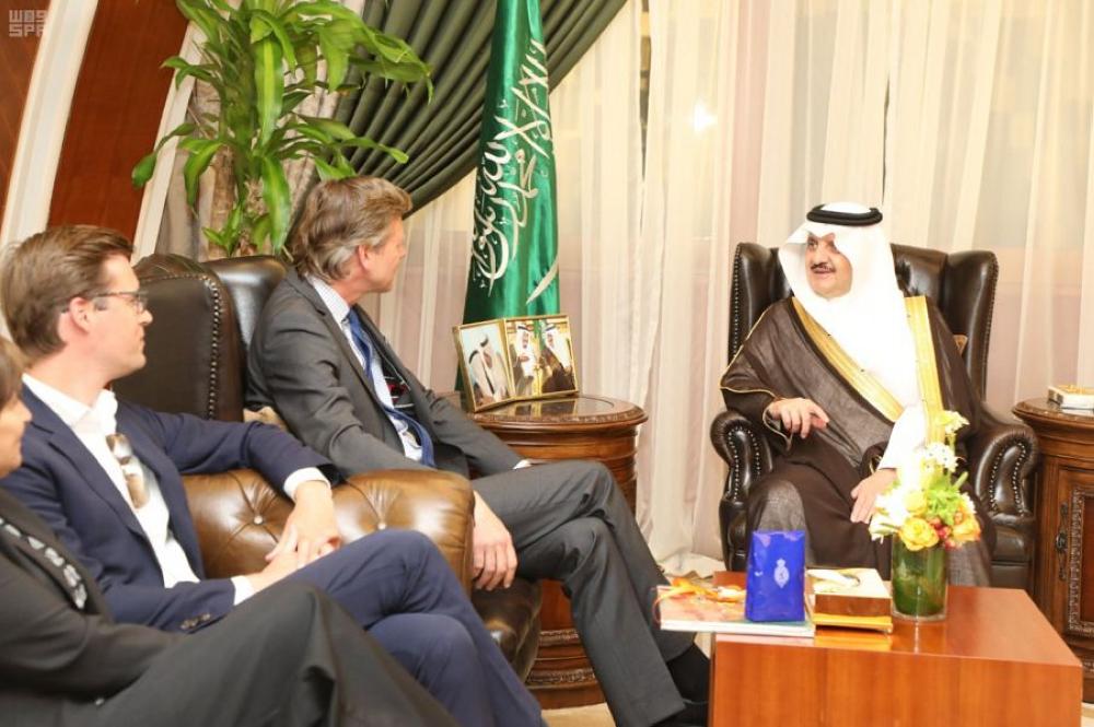أمير الشرقية يستقبل وفداً من البرلمان الهولندي