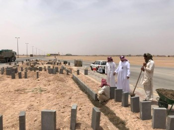 أمين حفر الباطن يتفقد مدخل طريق الكويت