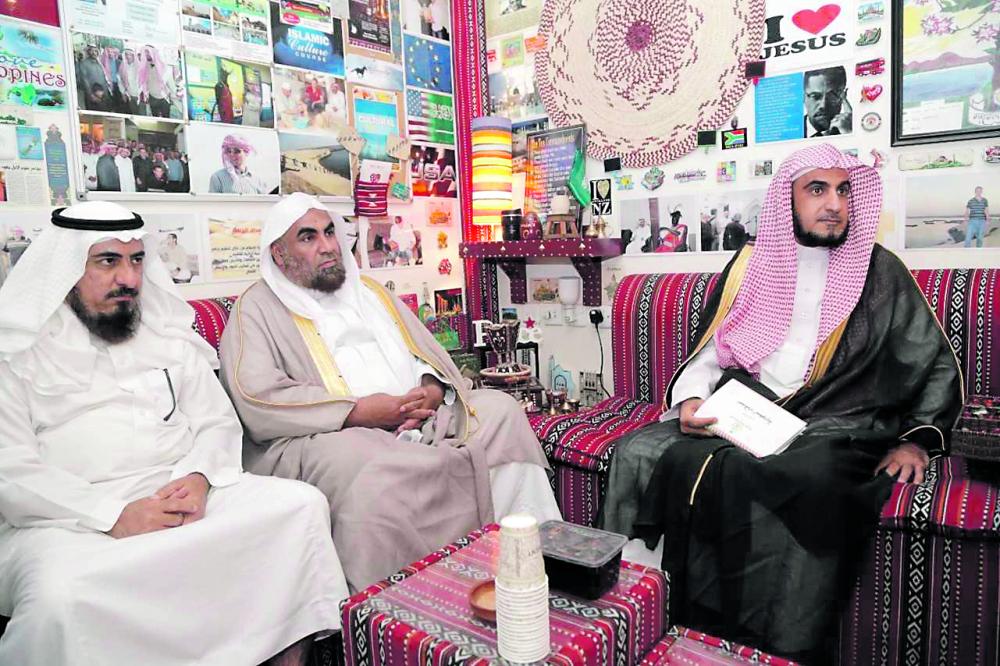 وكيل الشؤون الإسلامية يطلع على «أصدقاء السعودية»