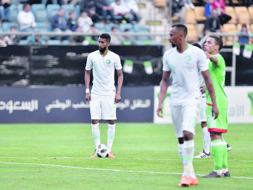 الأخضر يسقط محاربي الصحراء بثنائية