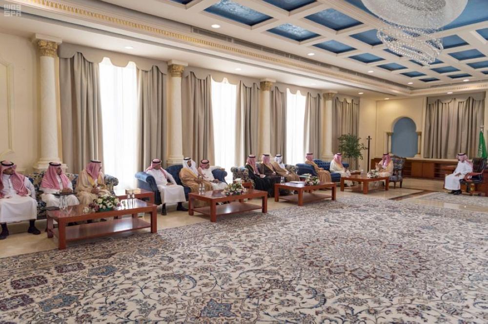أمير الجوف يبحث برامج التوطين مع وزير العمل