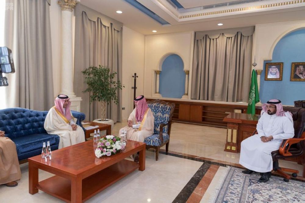 أمير الجوف يبحث برامج التوطين مع وزير العمل