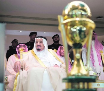 خادم الحرمين يرعى نهائي مسابقة كأس الملك غدًا السبت