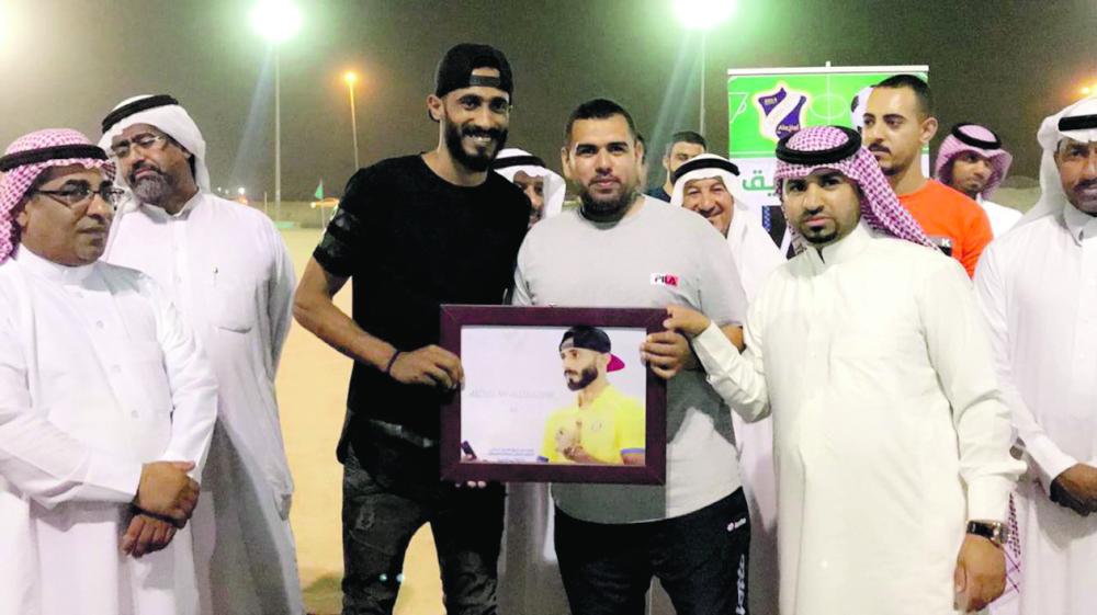 فريق الأجيال يكرم العويشير