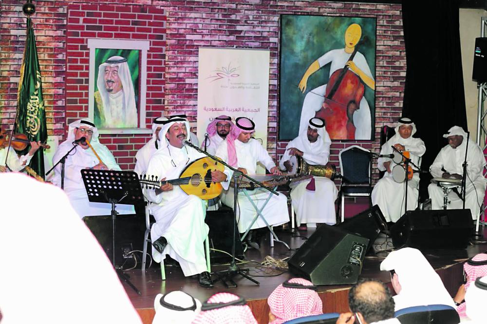 11 نجمًا يتألقون على مسرح فنون جدة