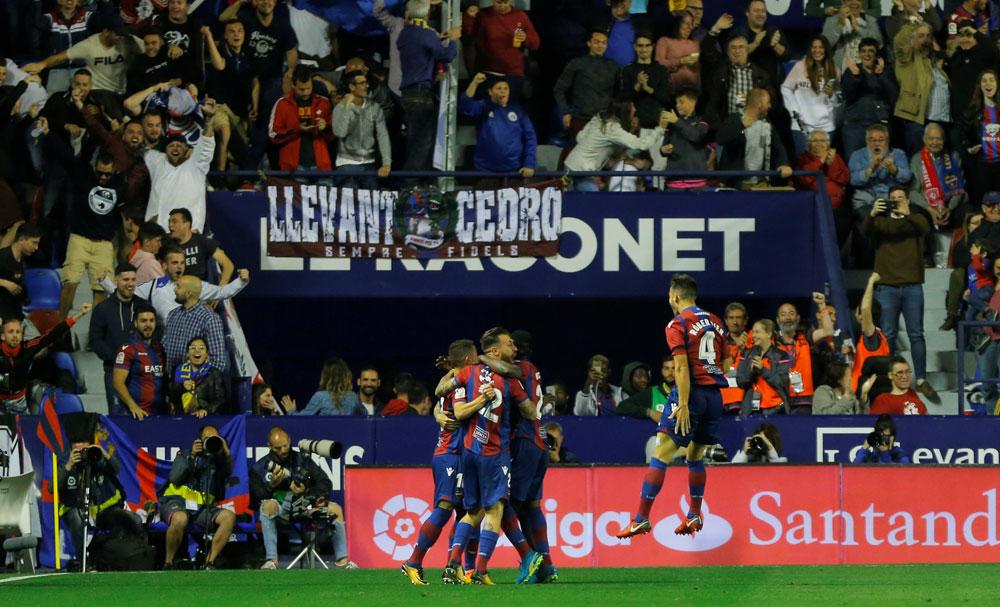 ليفانتي يلحق اول هزيمة ببرشلونة هذا الموسم